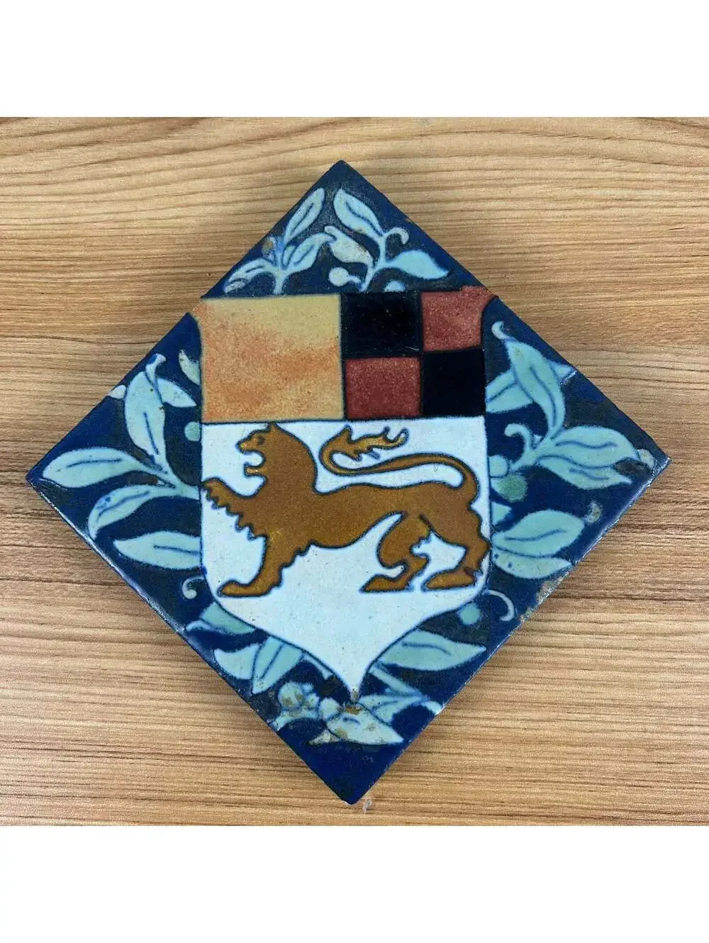 Flint Faience 1920s Arts And Crafts Pottery Floral Lion Crest Shield 6